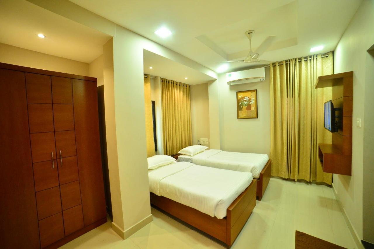 Hotel Priya Kottakkal Exterior foto